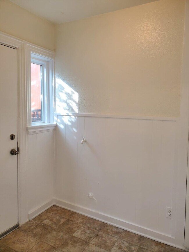 Building Photo - 4624 32nd St