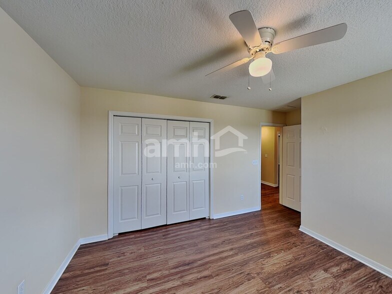 Building Photo - 357 Sky Valley St