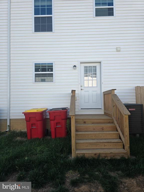 Building Photo - 14 Snowdrop Ct