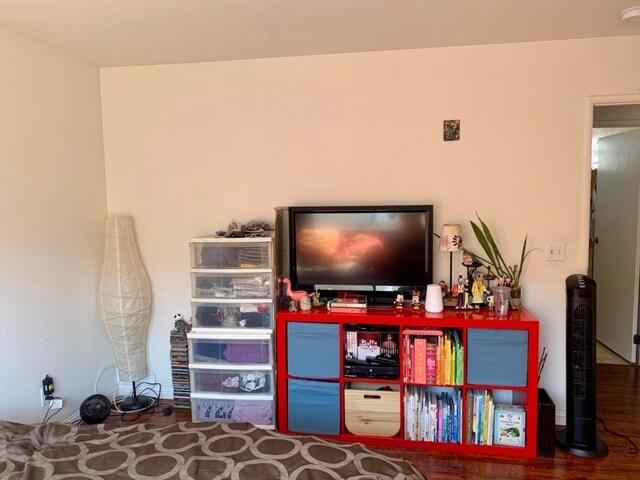 Living Room - 2642 1/2 S Corning St