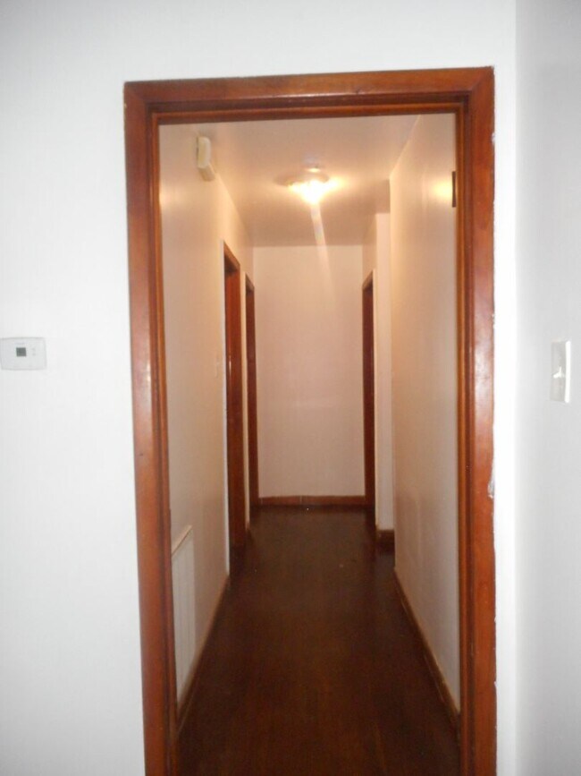 Building Photo - 3 Bedroom 1 Bath Downtown Augusta