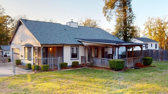Building Photo - 112 Oakland Dr