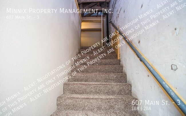 Building Photo - 607 Main St. #03