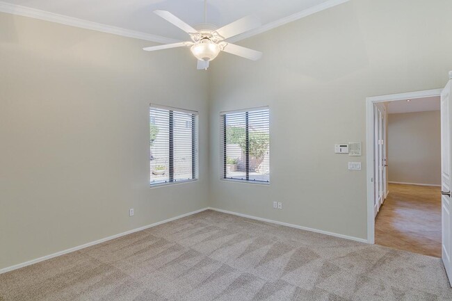 Building Photo - 9648 E Sheena Dr