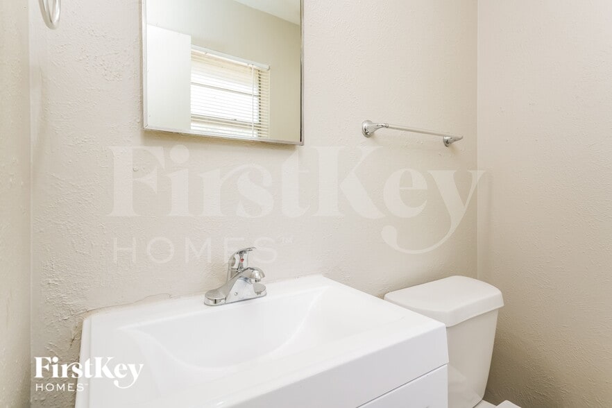 Building Photo - 6530 Gentle River Dr