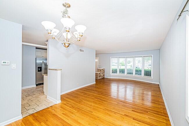 Building Photo - 1767 E Cree Ln