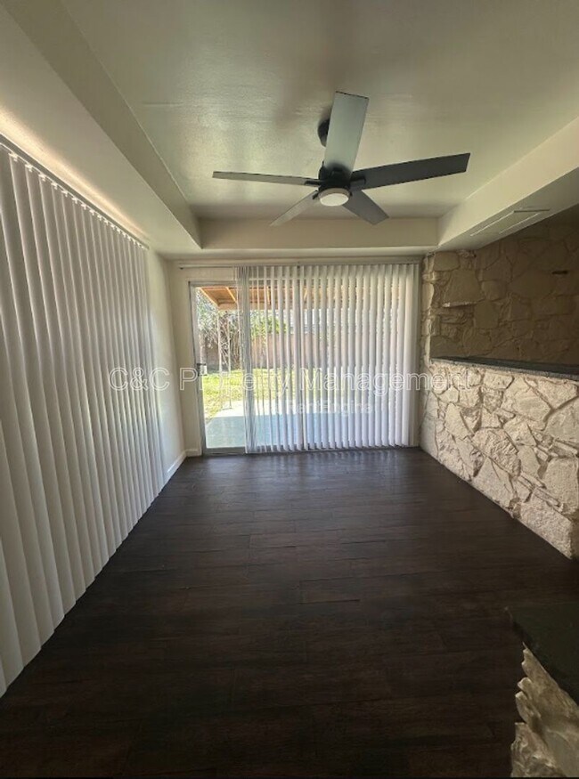 Building Photo - 14012 Sylvanwood Ave