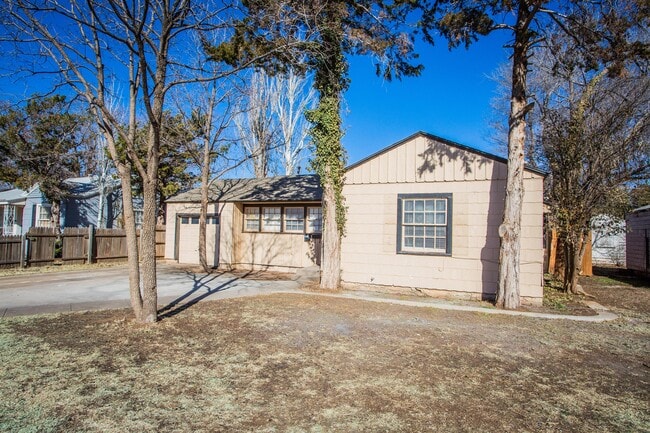 Building Photo - 2408 32nd St