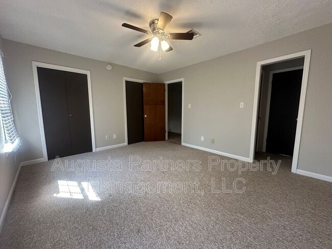 Building Photo - 2448 Riverlook Dr