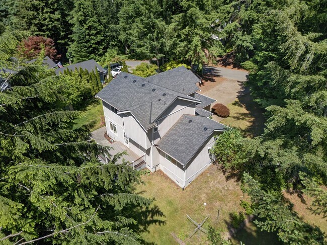 Building Photo - A Private Sanctuary with Perfect Proximity