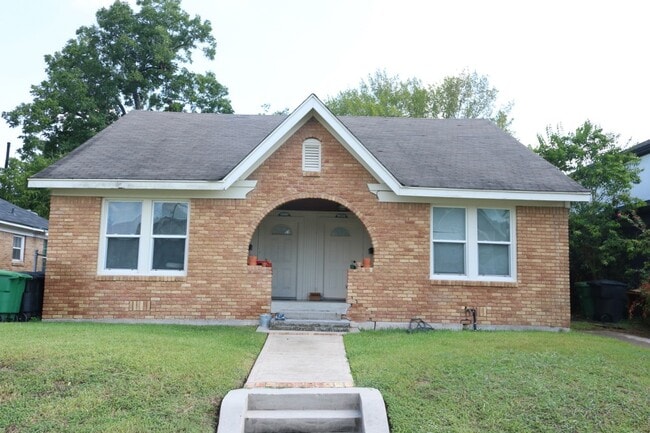 Primary Photo - 2515 Cleburne St