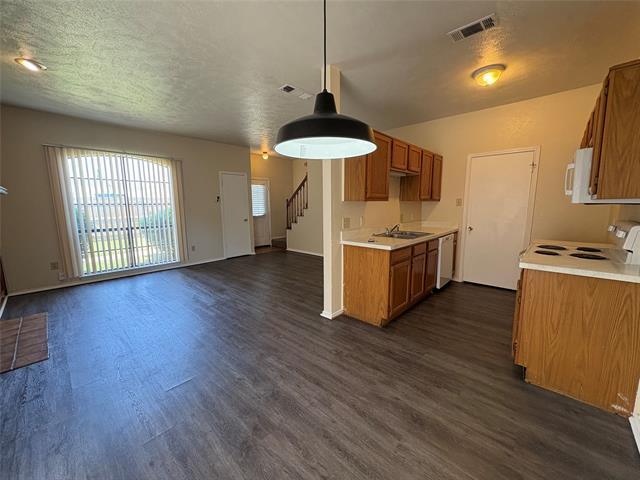 Building Photo - 611 Oriole Blvd