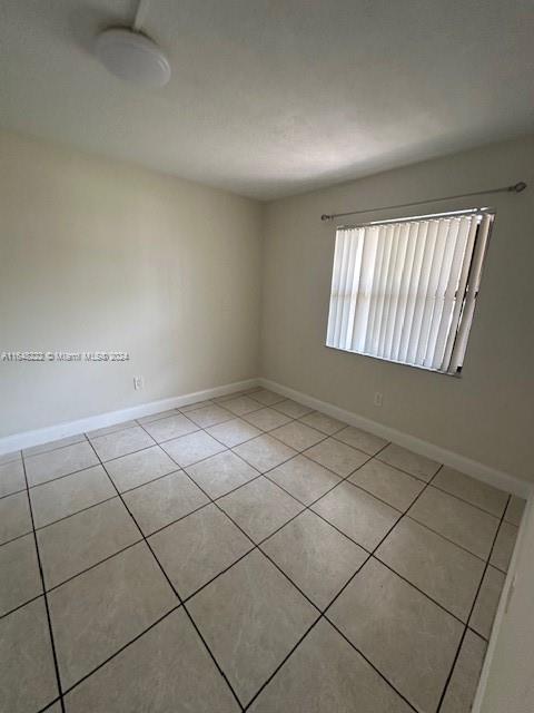 Building Photo - 911 NE 209th Terrace