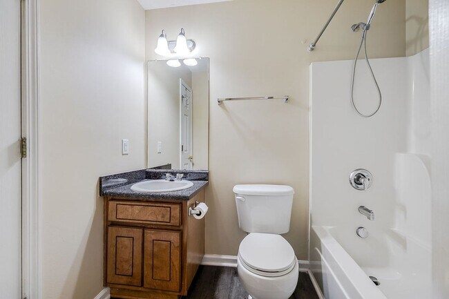 Building Photo - Move-In Ready 3-Bedroom Home with Fenced Backyard in Guyton!