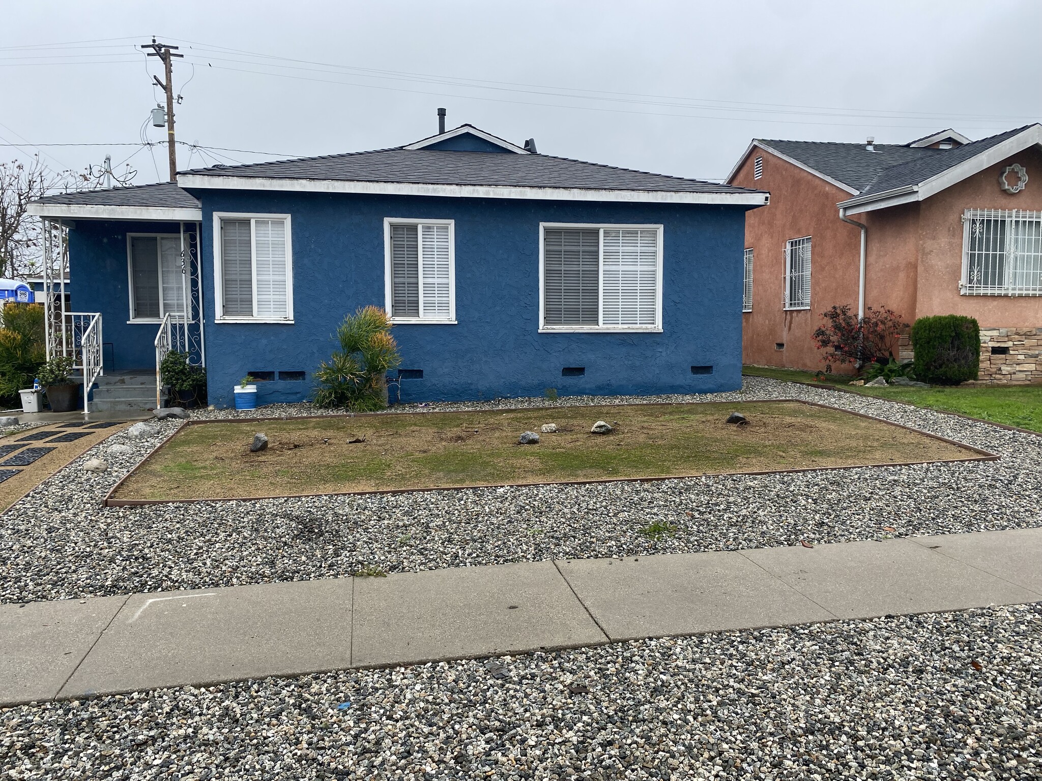 Building Photo - 636 E 121st Pl