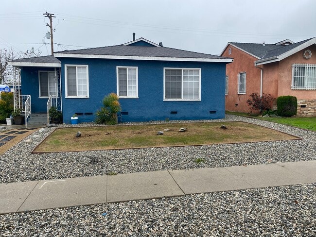 Building Photo - 636 E 121st Pl