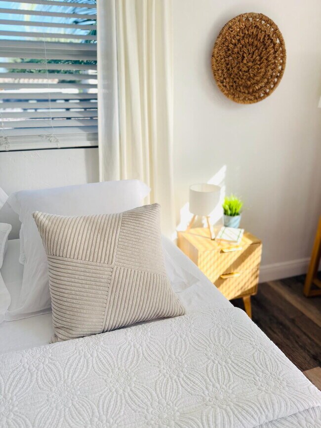 Building Photo - 311 N Swinton Ave