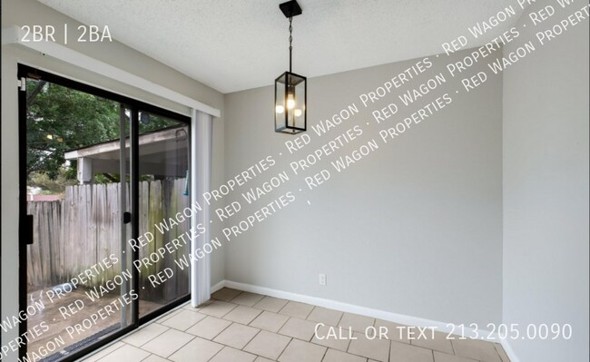 Building Photo - 5806 Rue Royale