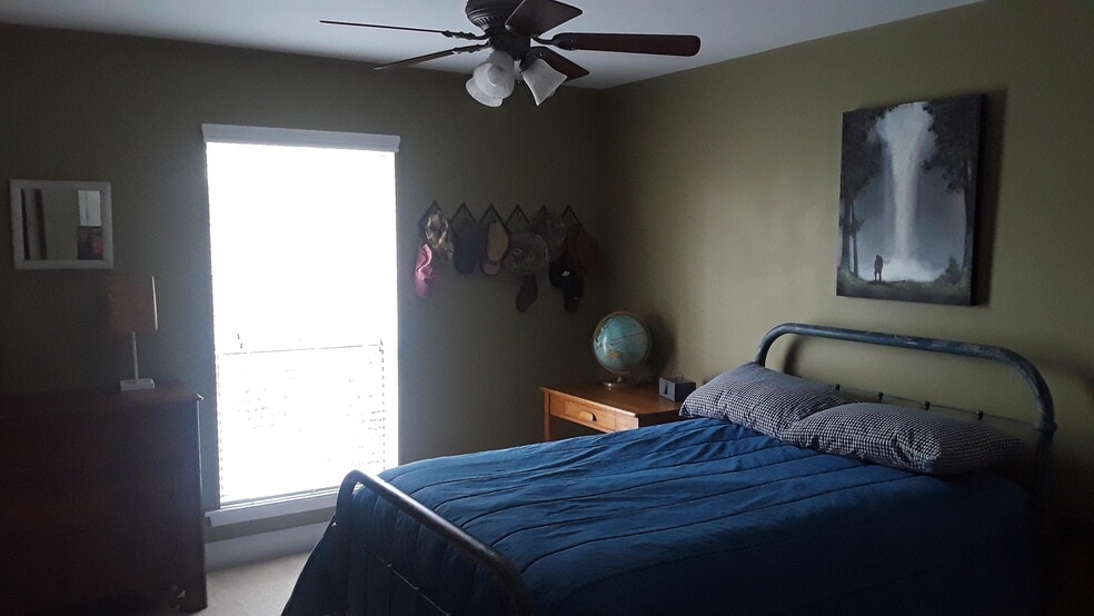 Building Photo - 1055 Baxter St