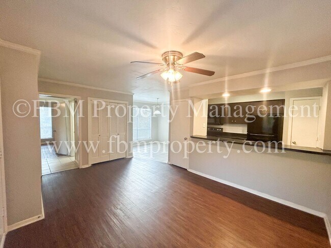 Building Photo - 407 N Preston St