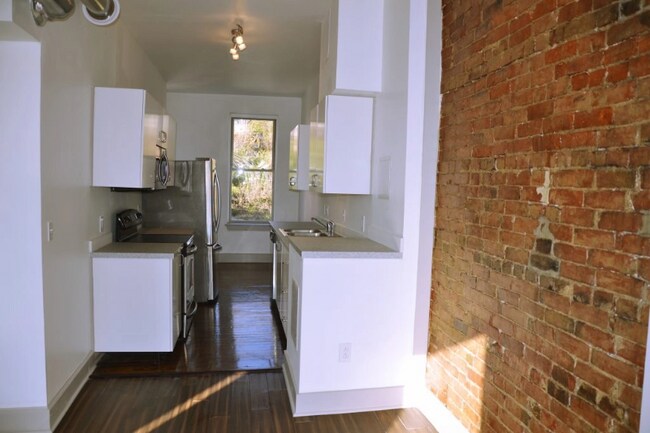 Building Photo - 445 W McMicken Ave