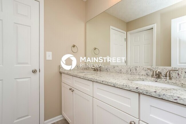 Building Photo - 3 Bedroom Pet-Friendly Home in Atlanta, GA with Main Street Renewal