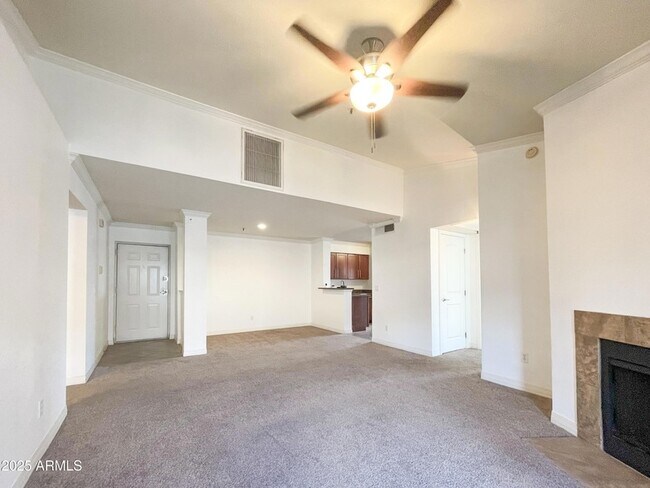 Building Photo - 2025 E Campbell Ave