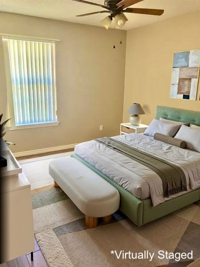 Building Photo - Two Bedroom Unit in Bustling 9 Mile Area i...