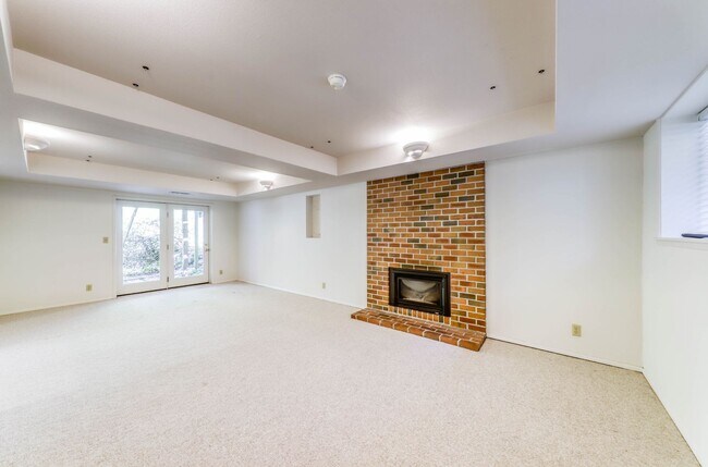 Building Photo - 3 Bedroom Home on Peaceful Property