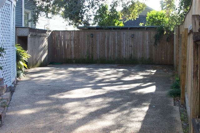 Off street parking - 5940 Laurel St