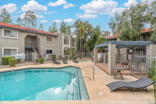 Building Photo - 15402 N 28th St