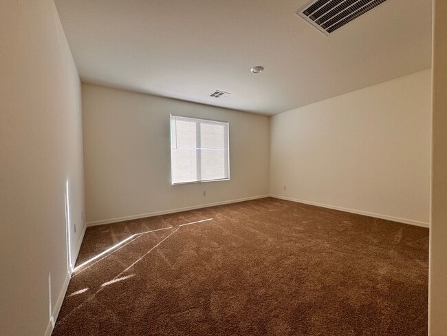 Building Photo - 3 Bed and 2.5 Bathrooms Home for Rent