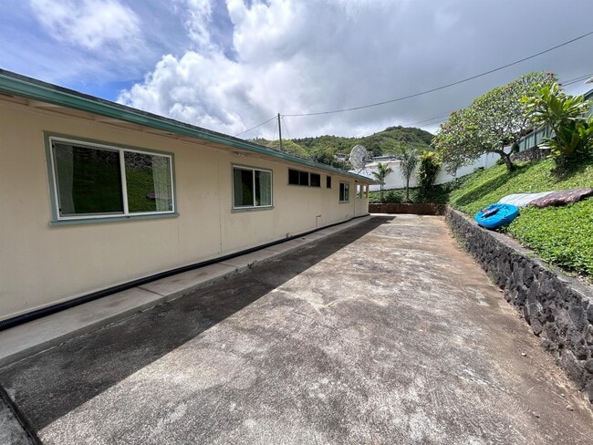 Building Photo - 44-113-113 Nanamoana St