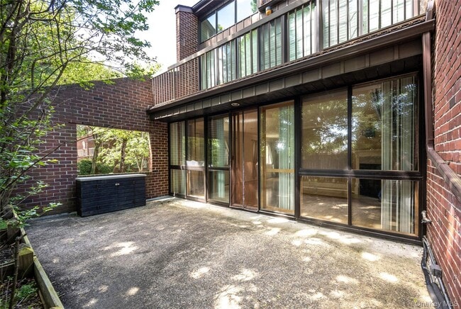 Building Photo - 150 N Bedford Rd