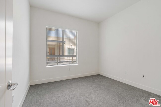 Building Photo - 12920 W Runway Rd