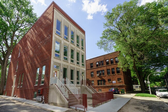 Building Photo - 2812 N Mildred Ave