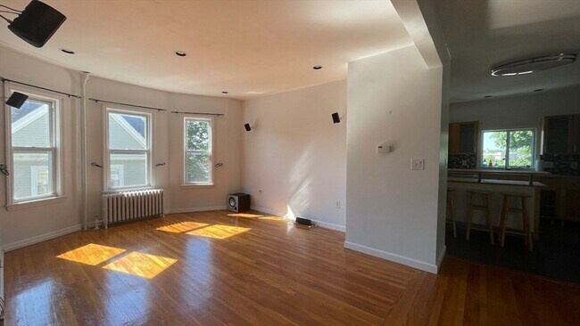 Building Photo - 16 Gould Ave