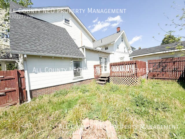 Building Photo - 900 Roslyn Ave SW