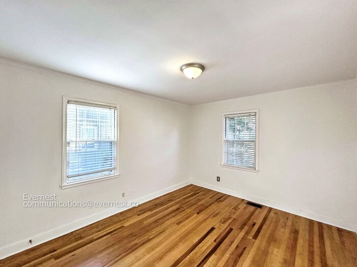 Building Photo - 3563 Aurora Cir