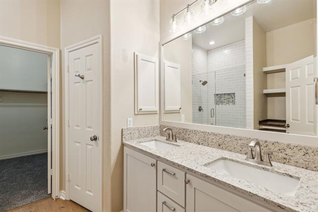 Building Photo - 9405 Fenway Dr