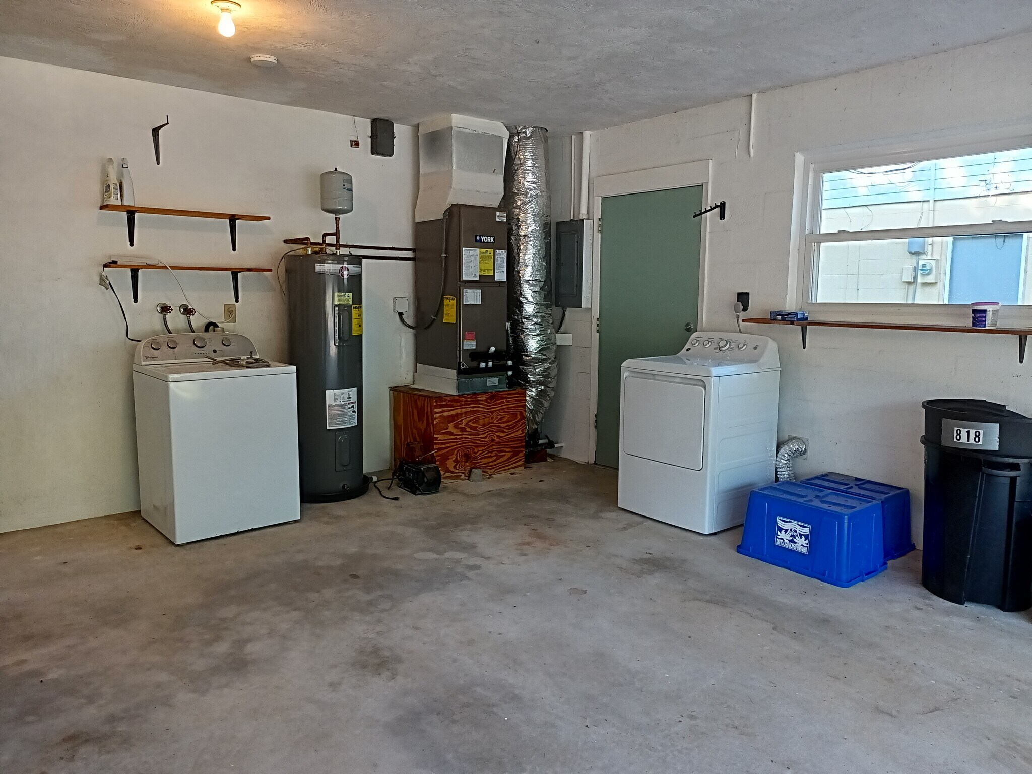 Laundry area in Garage - 818 Hand Ave