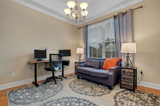 Building Photo - Southwood Home With Large Yard