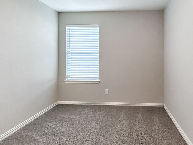 Building Photo - Beautifully Refreshed 3-Bedroom Home in Desirable Hightop Ridge