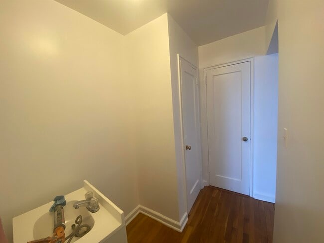 Building Photo - 965 Avenue C