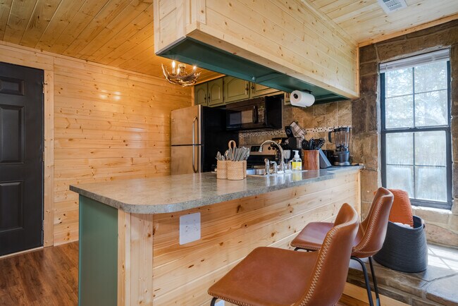 Building Photo - 4249 Dollys Dr