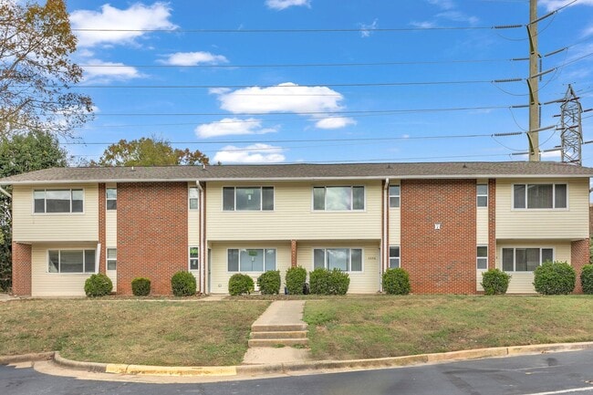 Primary Photo - 2 Bedroom Walking Distance to NCSU!