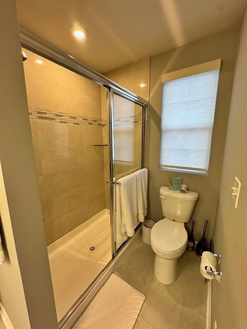 Building Photo - 215 N Sydney Ct