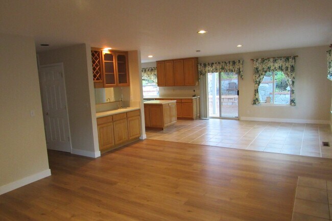 Building Photo - Gorgeous Custom Pleasanton Home in Great Location