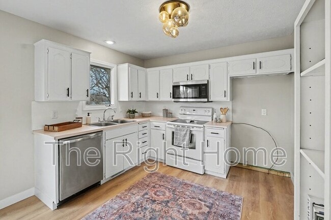 Building Photo - 13968 Meadow Ridge Rd