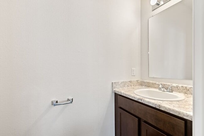 Building Photo - Fire Up Summer! Get a FREE Blackstone Grill if You Sign by July 15 | 3 Bed, 2.5 Bath Home in Farm...